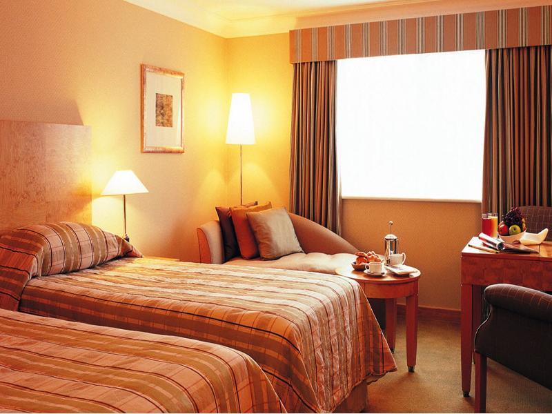 Regency Park Hotel, Health Club & Spa 태참 외부 사진