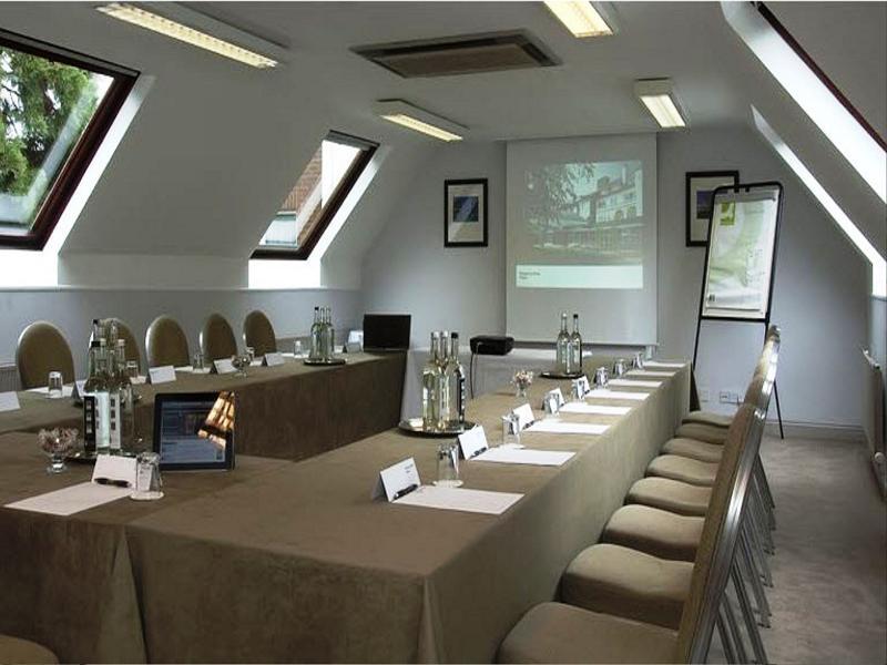 Regency Park Hotel, Health Club & Spa 태참 외부 사진