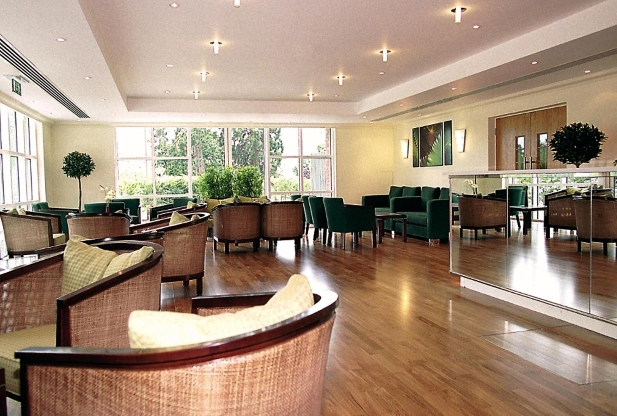 Regency Park Hotel, Health Club & Spa 태참 내부 사진