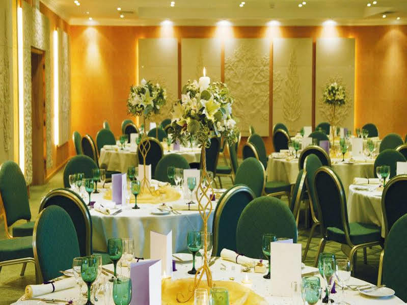 Regency Park Hotel, Health Club & Spa 태참 외부 사진