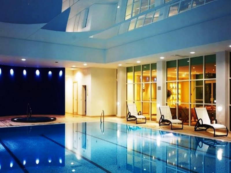 Regency Park Hotel, Health Club & Spa 태참 외부 사진