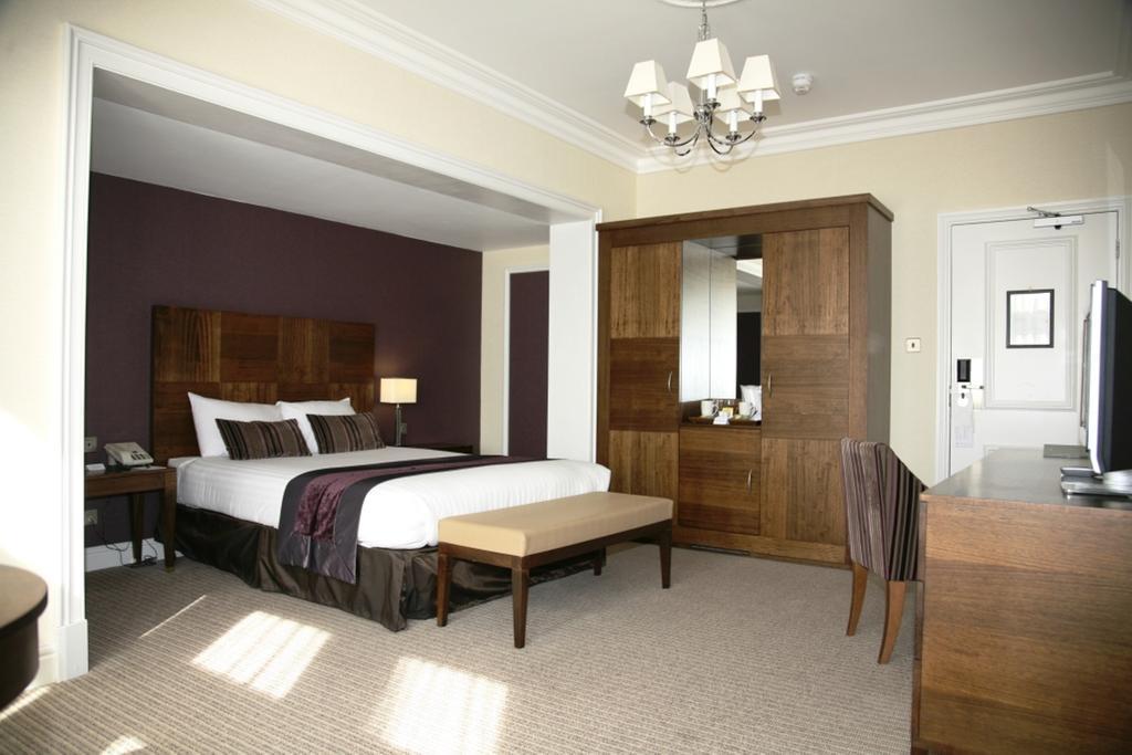 Regency Park Hotel, Health Club & Spa 태참 외부 사진