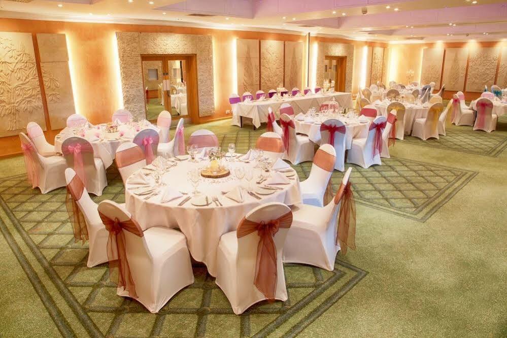 Regency Park Hotel, Health Club & Spa 태참 외부 사진